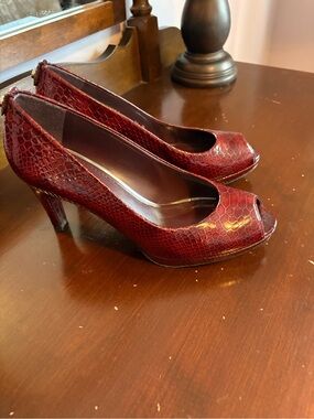 Stuart Weitzman Burgundy Peep-Toe Snakeskin Heels
